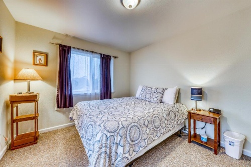 Seventh Street Select image 16